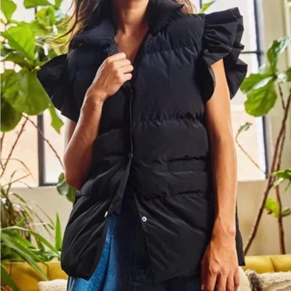 Bucket List Black Ruffled Puffer Vest -- M - Picture 2 of 10